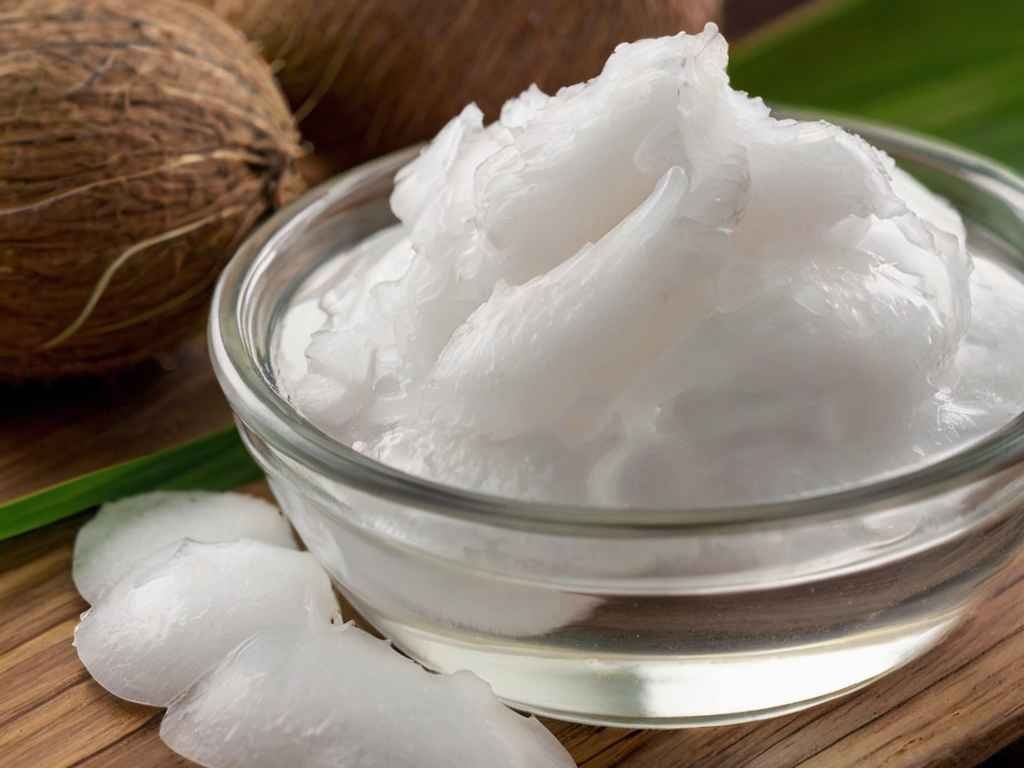 Liquid Coconut Oil vs Solid for Skin